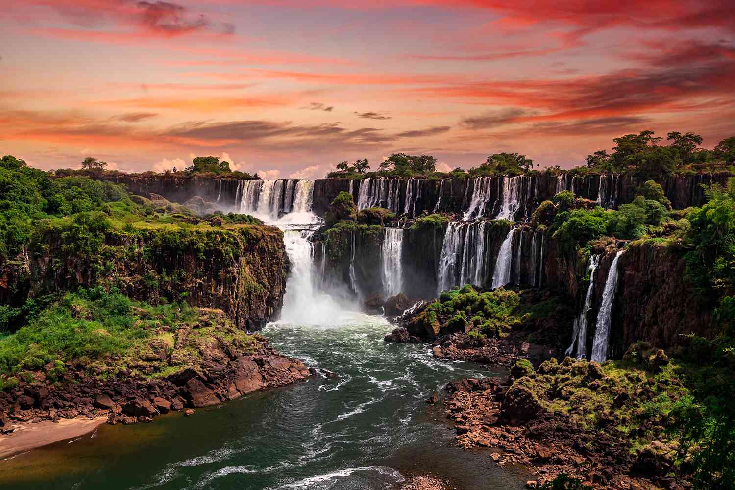 iguazu-falls-argentina-brazil-MOSTBEAUTIFUL0921-e967cc4764ca4eb2b9941bd1b48d64b5